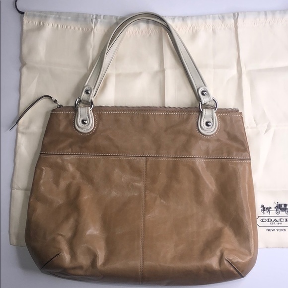 COACH Light Tan Leather Tote Bag - Picture 4 of 10